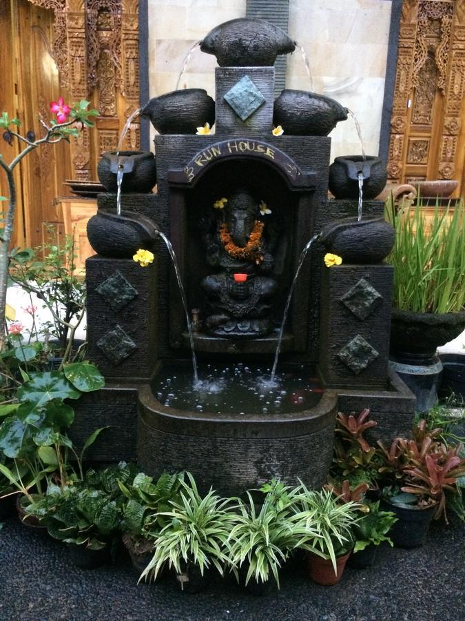 Run House B&B Ubud Esterno foto
